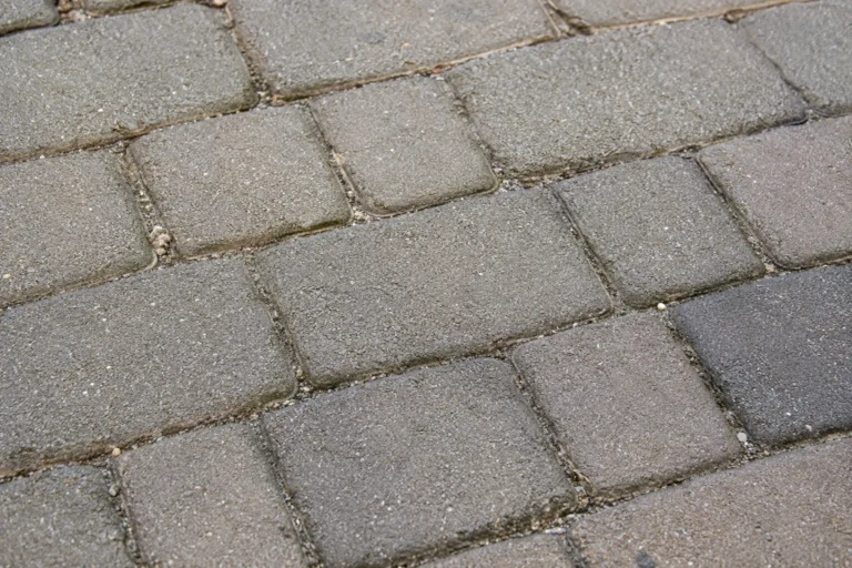 kostka brukowa pod basenem
